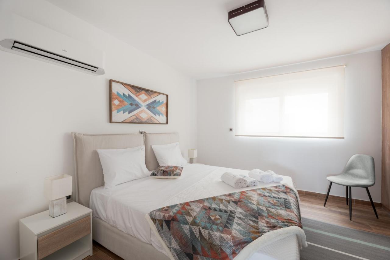 Costa Vasia Seaside Suites And Apartments Врахати Экстерьер фото