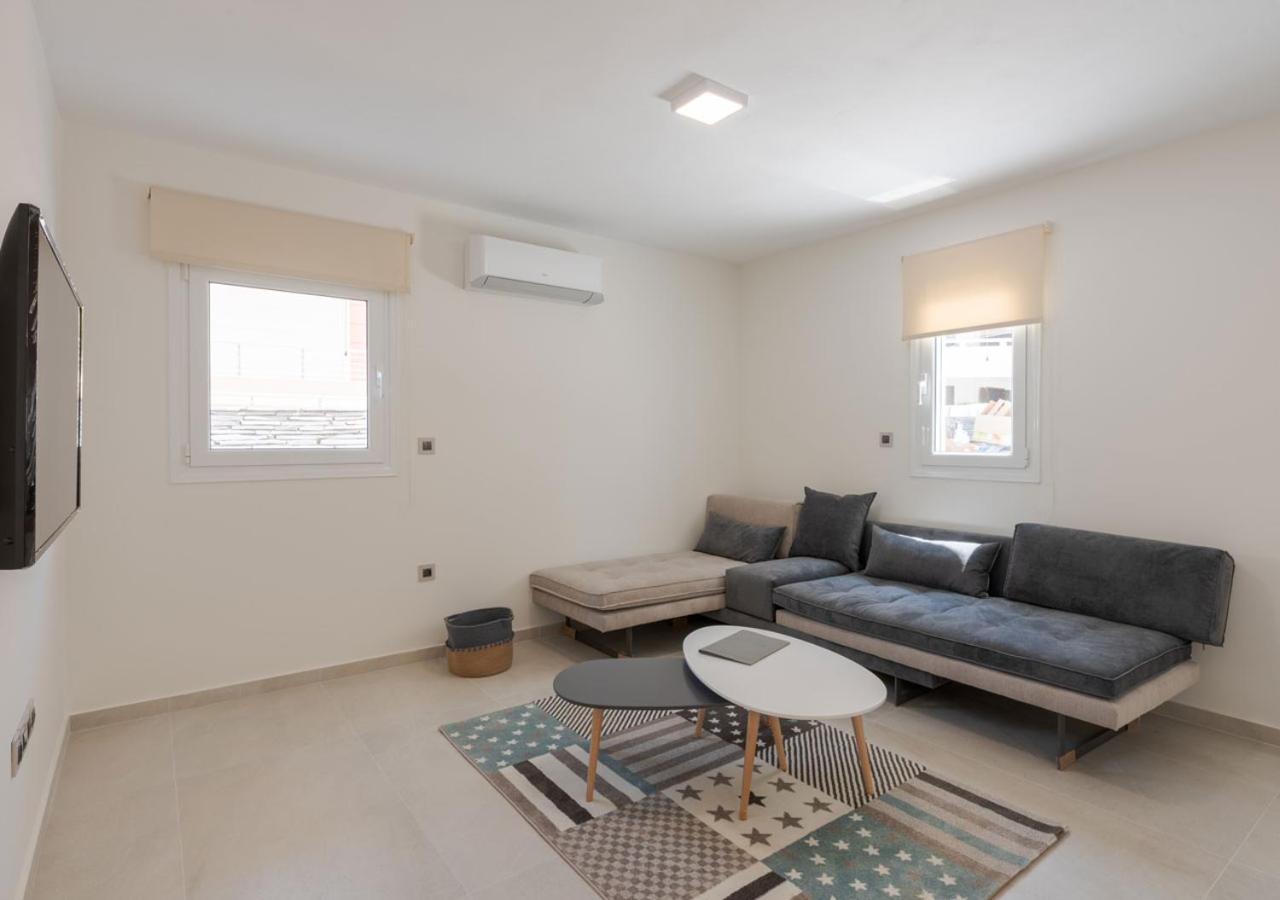 Costa Vasia Seaside Suites And Apartments Врахати Экстерьер фото